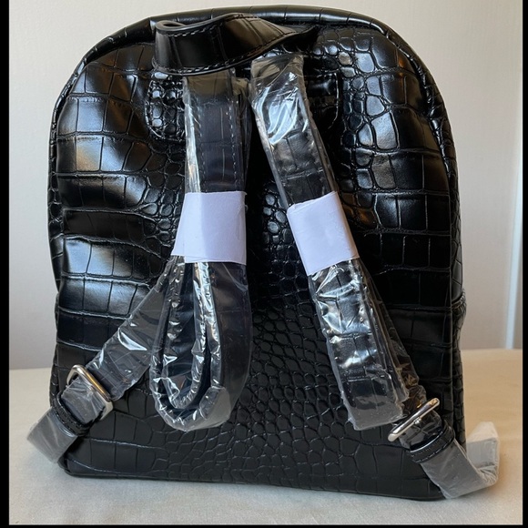 Forever 21 mini black backpack new never used. In great condition. - Picture 3 of 8